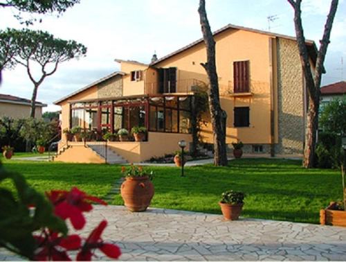 Marina di Carrara House | B&B Villa Acero