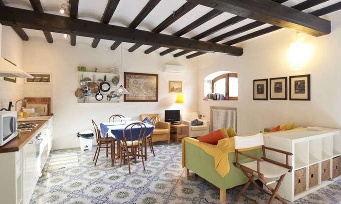 Partinico Apartment | Bacchus - rustic apartment within Baglio Villa Velez