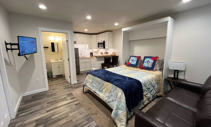 Sitka Apartment | Back Beach Retreat - Car Rental Option