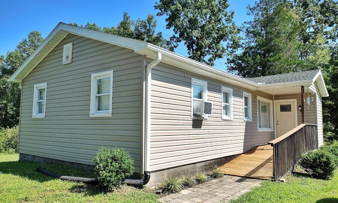 Ruffin House | Backwoods Guesthouse Near VIR and Hycolake