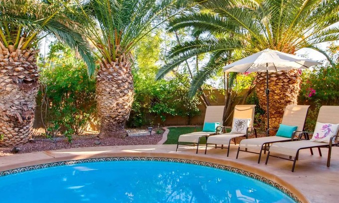 Trails North House | BACKYARD PARADISE SCOTTSDALE- POOL TABLE+HOT TUB!