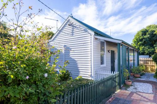 Devonport House | Badger’s Inlet Devonport