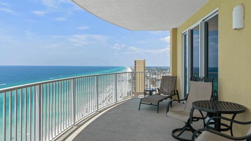 West Panama City Beach Apartment | Bahama Breeze by AvantStay Gulf Front 2 Pools Beach Chairs Included