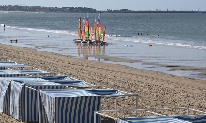 La Baule-Escoublac Apartment | BAIE de LA BAULE - 150 m MER -Spacious T3, 73 m2, 2 terraces, 2 bedrooms.