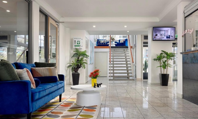 East Perth Hotel | Baileys Parkside Motel by VetroBlu