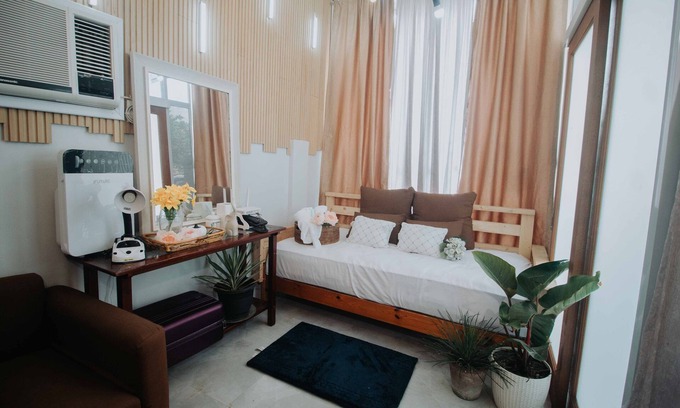 General Santos Apartment | Balai ni Zoe-Cheerful home with hot and cold shower and outside dining and bar