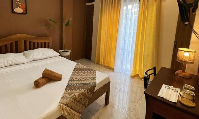 Puerto Princesa City Centre Hotel | Balayong Pension
