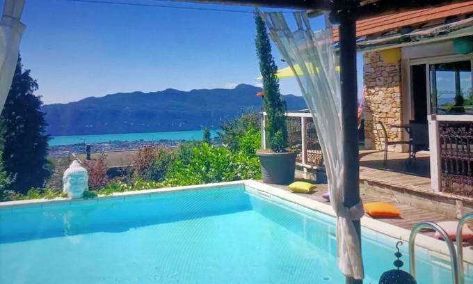 Pugny-Chatenod House | Balcon de Pugny