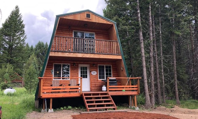 Island Park House | Balcony, 20 min to Yellowstone