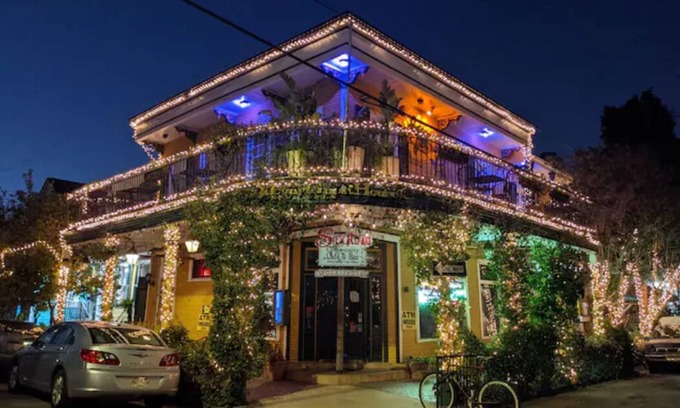 Faubourg Marigny Hotel | Balcony Guest B&B - Near French Quarter - Restaurant - Bar - Large Groups