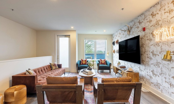 Five Points House | Balcony + Mins to DT | The Outrider 3BR Suite