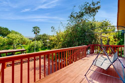 Flour Bluff House | Bali Shores Getaway