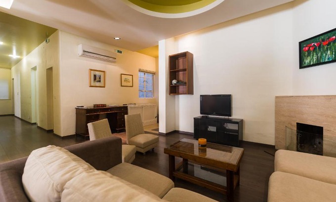 Il-Balluta Apartment | Balluta Bay Large Air-Conditioned 3 Bedroom Apartment