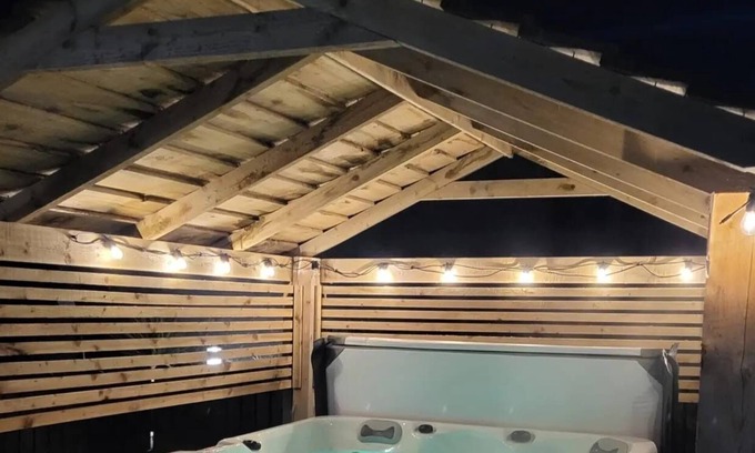 Bushmills Cabin | Ballyhemlin Pods - Hawthorn