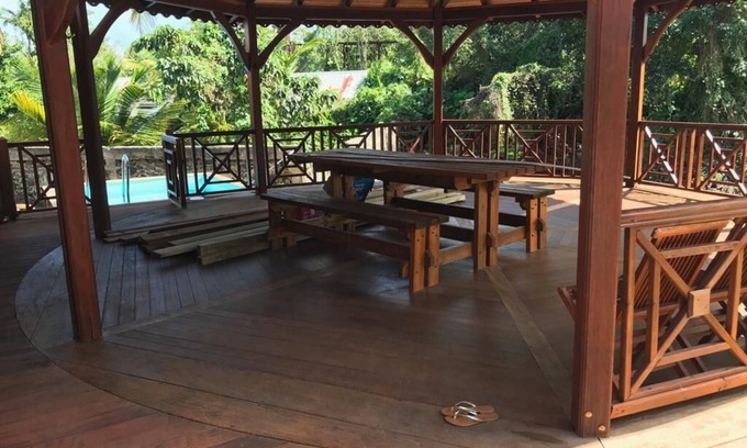 Plessis-Nogent House | BAMBOO PARADISE A TROPICAL PARADISE