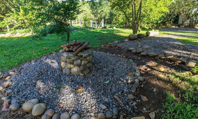 Las Horquetas Hotel | Bamboo River Lodge