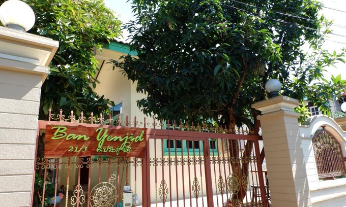 Samphao Lom House | Ban Yenjid