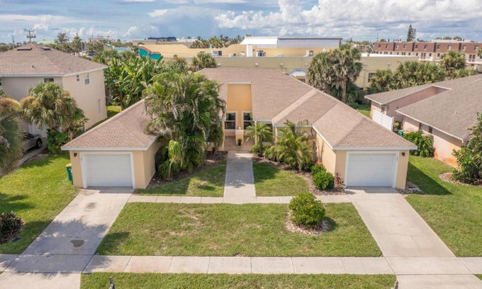 Indialantic House | Banana Cabana Two Unit Duplex Walk To The Beach