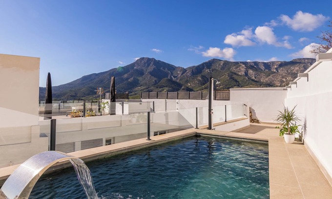 Carratraca Apartment | BANDERAS & SPA HIDROMASSAGE LUNA(CAMINITO DEL REY/MASSAGE ON REQUEST)