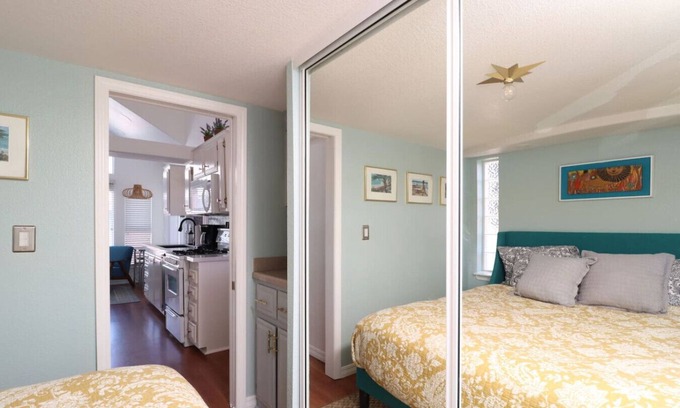 Leucadia House | Barefoot 101 Haven * One Block to Beach* 2Bed1Bath