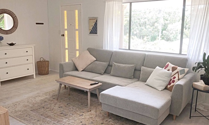 Narrawallee House | Barefoot Beach House a newly renovated home in the heart of Narrawallee