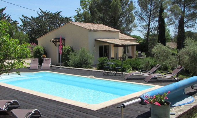 Barjac Cottage | Barjac Villa Pastis - Self-catering cottage with swimming pool and view of the Cevennes mountains