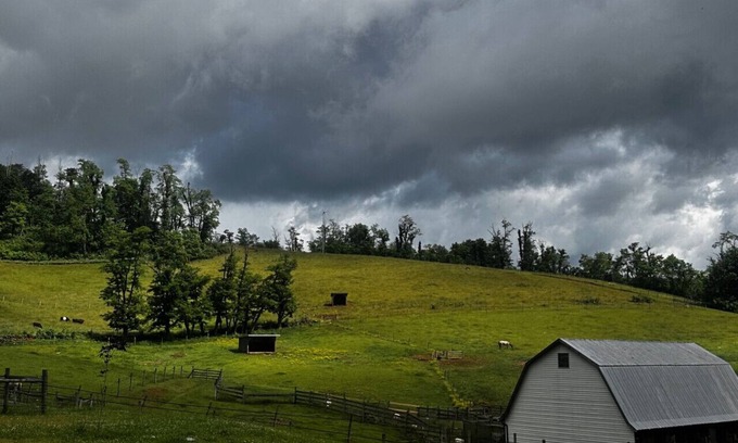 Mouth of Wilson Apartment | Barn Loft on Horse Farm near Grayson Highlands