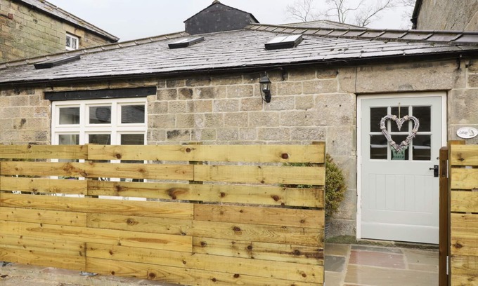 Bewerley Cottage | BARN OWL COTTAGE, pet friendly, with a garden in Pateley Bridge