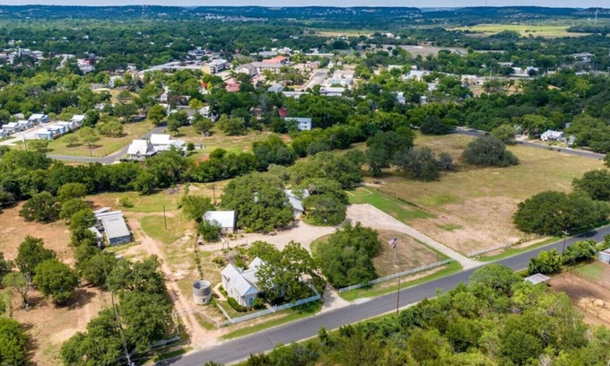 Fredericksburg House | Baron's Creek Ranch | Big Groups | 3 Homes
