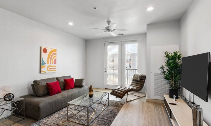 Midland Apartment | Barsala | Modern Studio | Full kitchen, Smart TV, Fast Wifi