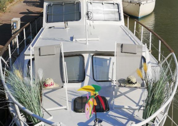 Anatole France Boat Rental | Bateau Fellowship