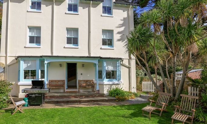 Salcombe Cottage | BATSON HOUSE, family friendly, with a garden in Salcombe