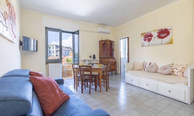 Bovisa Apartment | Bausan Studio Flat by Interhome