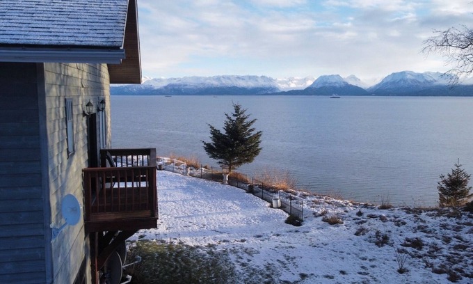 Homer House | Bay Bluff Haven: Ocean, Glacier, & Wildlife View