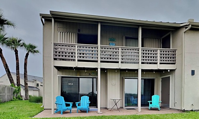 Harbor Oaks Condo | Bay House Condos #2706 | Water Views + Community Pool!