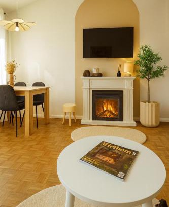 Waldkirchen Apartment | Bayerischer Wald Hideaway, nähe Passau, Garten, Kamin, Galerie,