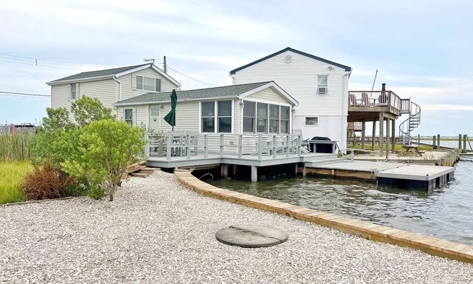 Mud City House | Bayfront House in Manahawkin near LBI - we prefer Friday to Fri weekly rentals