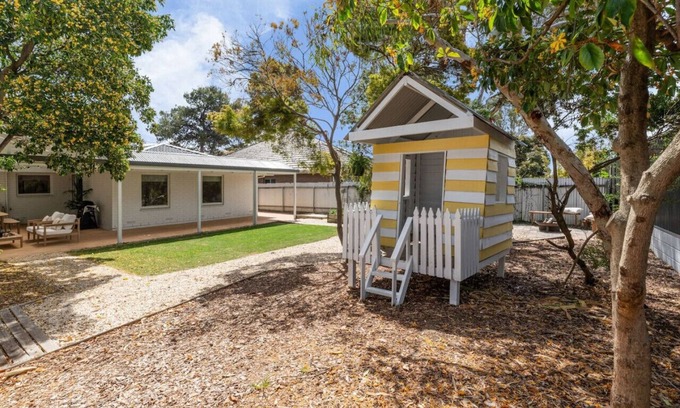 Aldinga Beach House | Bayleaf Retreat~Family & Pet Friendly Beach Escape
