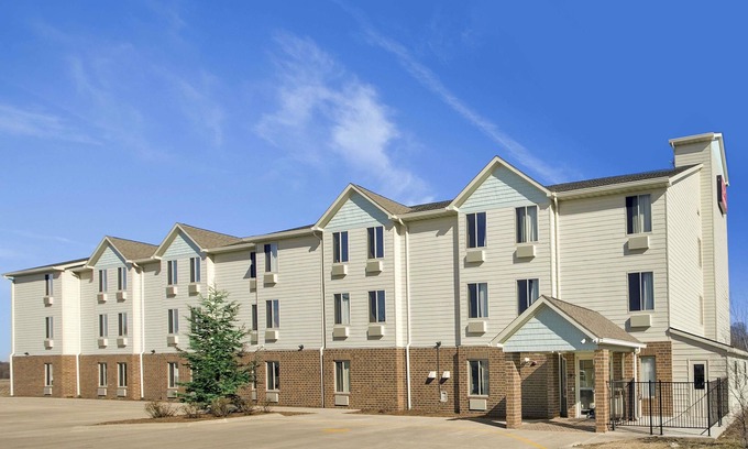 South Jacksonville Hotel | Baymont by Wyndham Jacksonville