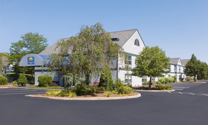 North Dartmouth Hotel | Baymont by Wyndham North Dartmouth