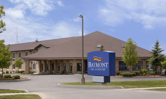 Whitewater Hotel | Baymont by Wyndham Whitewater