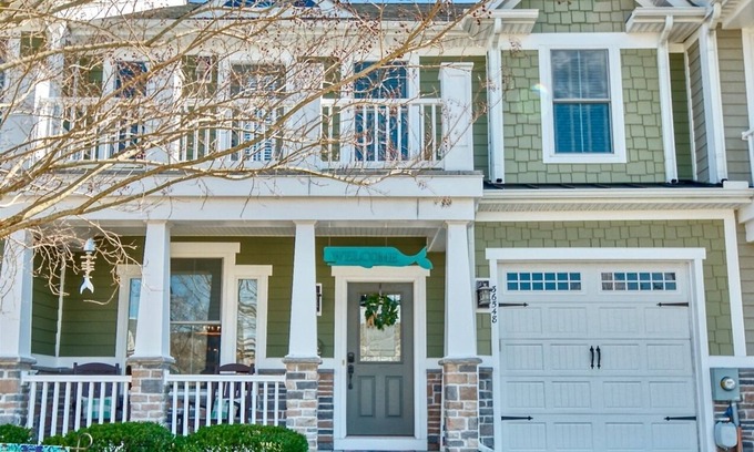 The Commons House | Bayside* 3 BR Luxury Townhome in Award-Winning Resort, Sleeps 8