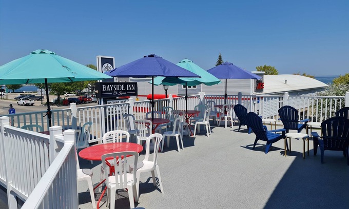 St Ignace Hotel | Bayside Inn