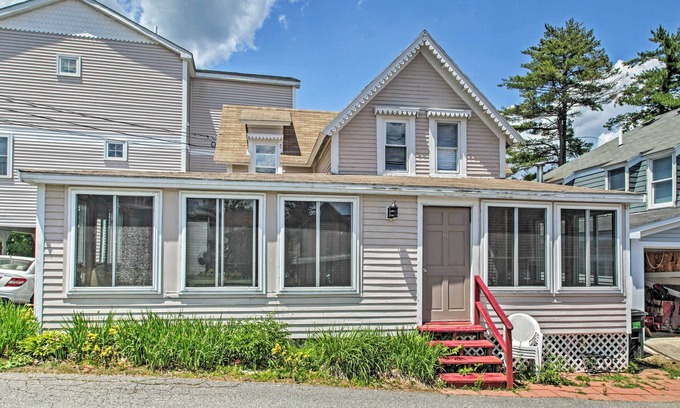 Weirs Beach Cottage | Bayside Weirs Beach Cottage < Half Mile to Pier!