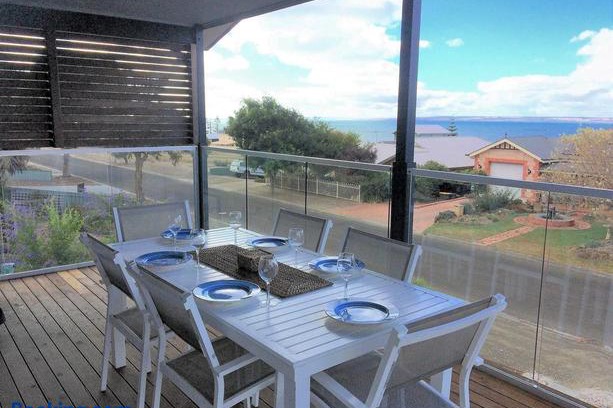 Kingscote Apartment | Bayview Beach House Apartment No 2