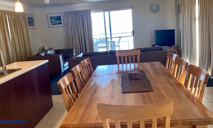 Kingscote Apartment | Bayview Beach House Apartment No 1