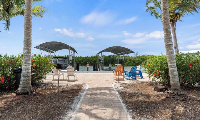 Whitney Beach Villa | ⚓Bayview Drive! Sunset Views & Private Boat Dock!⚓🌅