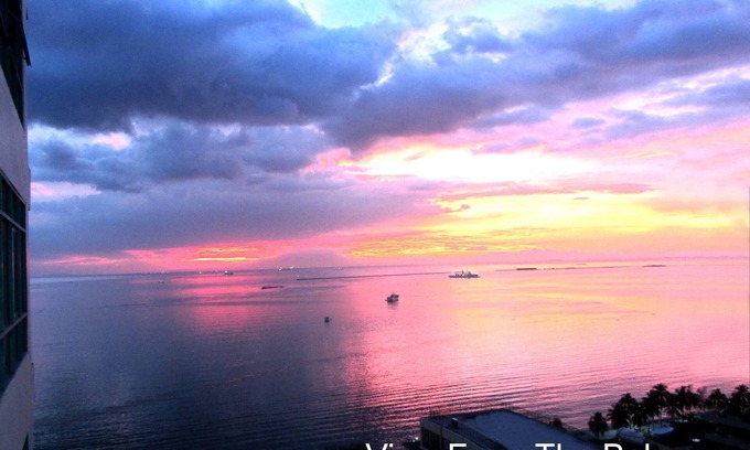 Ermita Night District Apartment | Baywatch Tower - Malate - Studio 37 m2 - Excellent view over Manila Bay