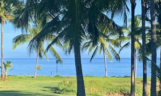 Rollingstone House | Beach front