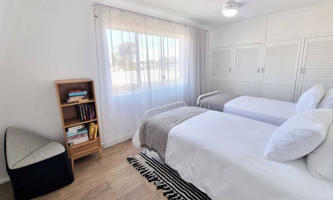 Bargara Apartment | Beach Bungalow | Walk to Bargara Beach | Pet-Friendly + Fast Wi-Fi